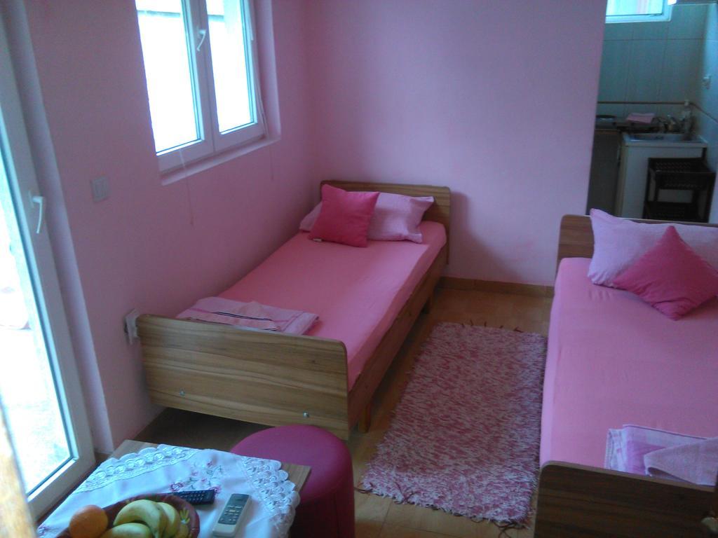 Apartmani Pikula Sutomore Εξωτερικό φωτογραφία